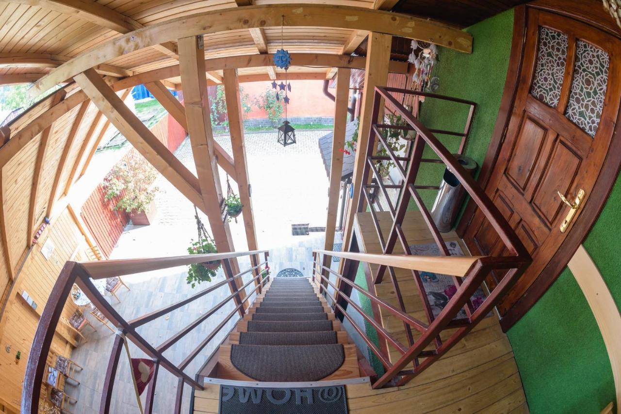 Wooden Attic Apartment Brasov Exterior photo