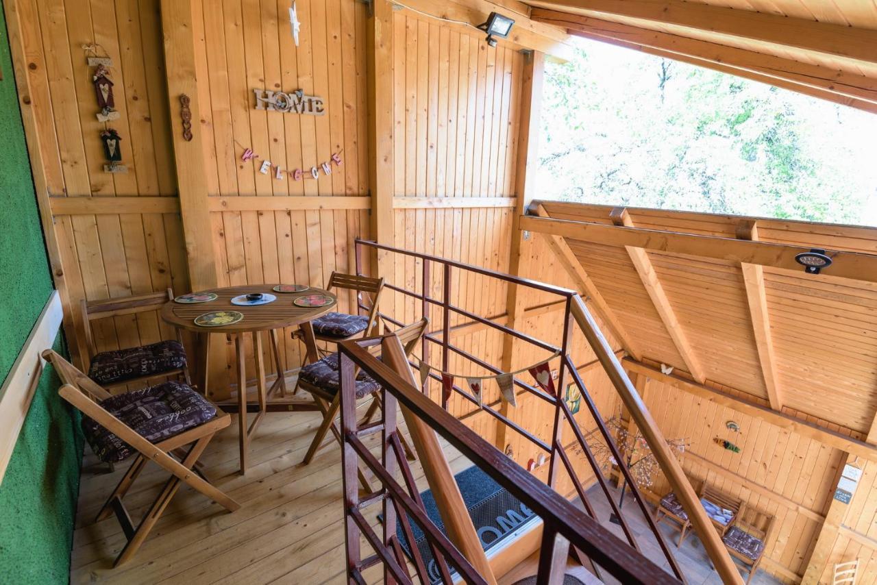 Wooden Attic Apartment Brasov Exterior photo